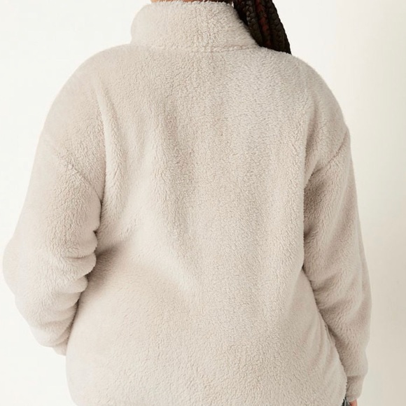 Plus Size Victorias Secret Sherpa Jacket - Picture 3 of 4